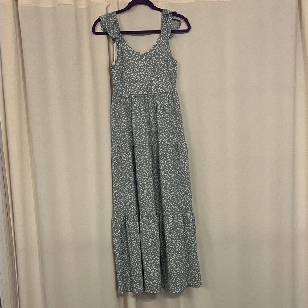 Monteau Gray Floral Maxi Dress